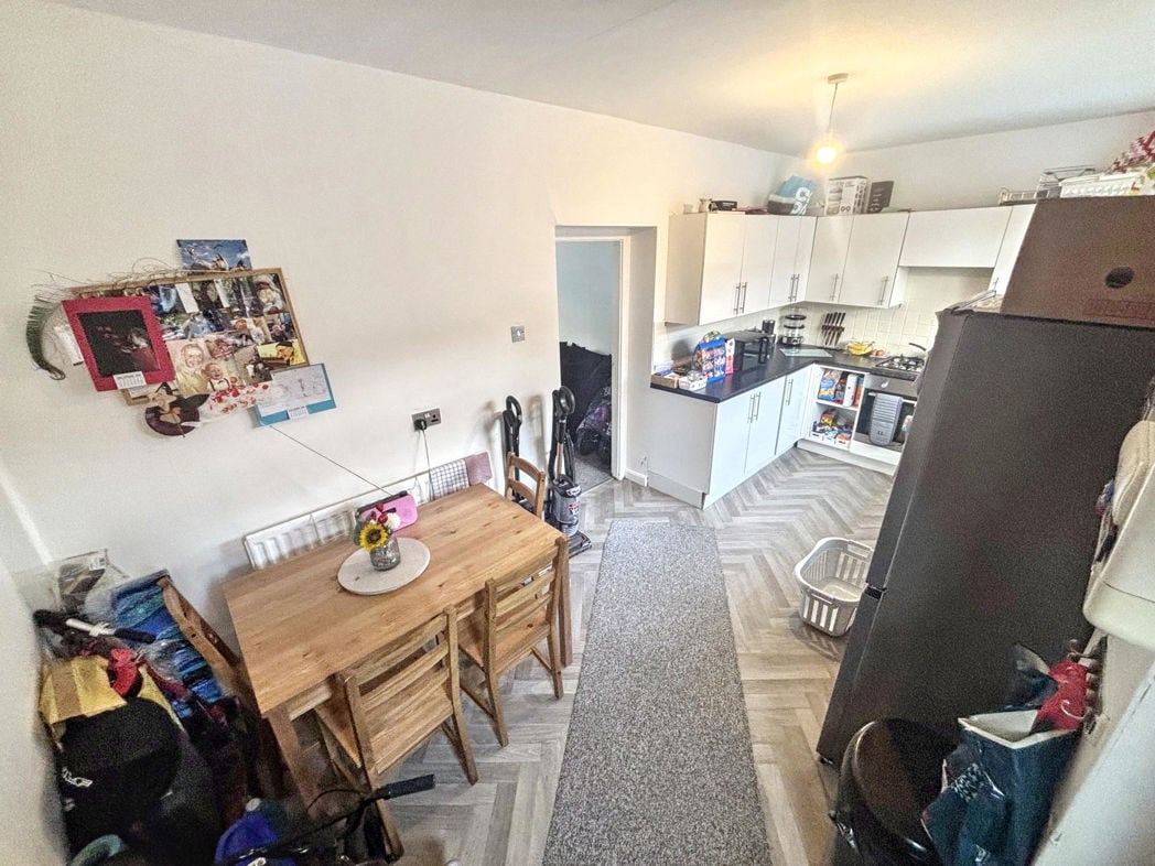 Property image 5 of 17