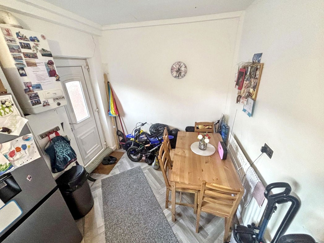 Property image 8 of 17