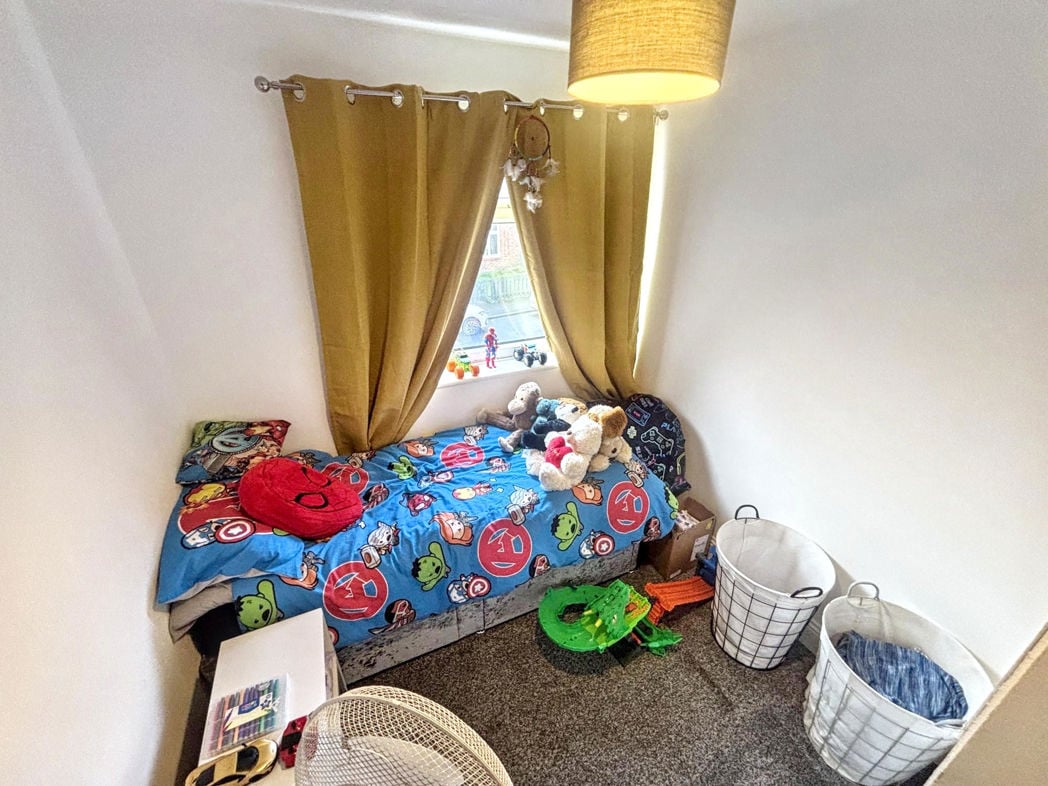 Property image 11 of 17