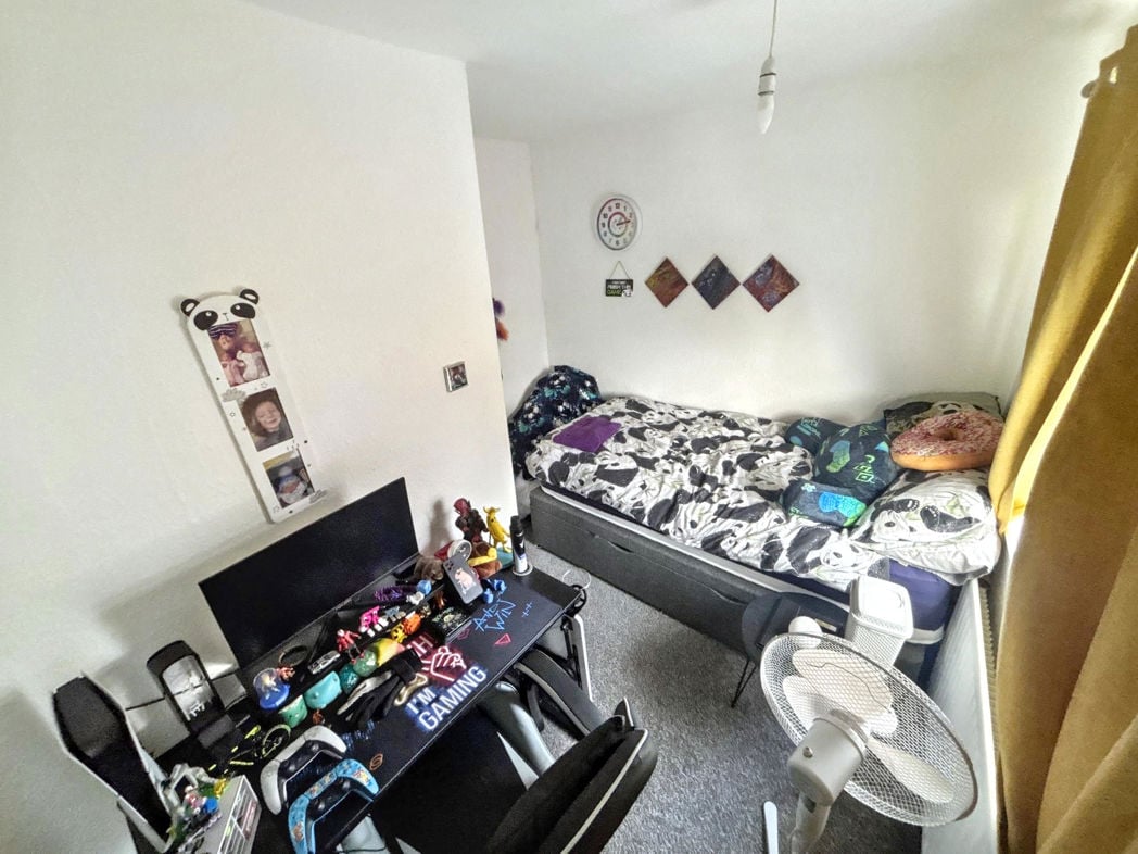 Property image 14 of 17