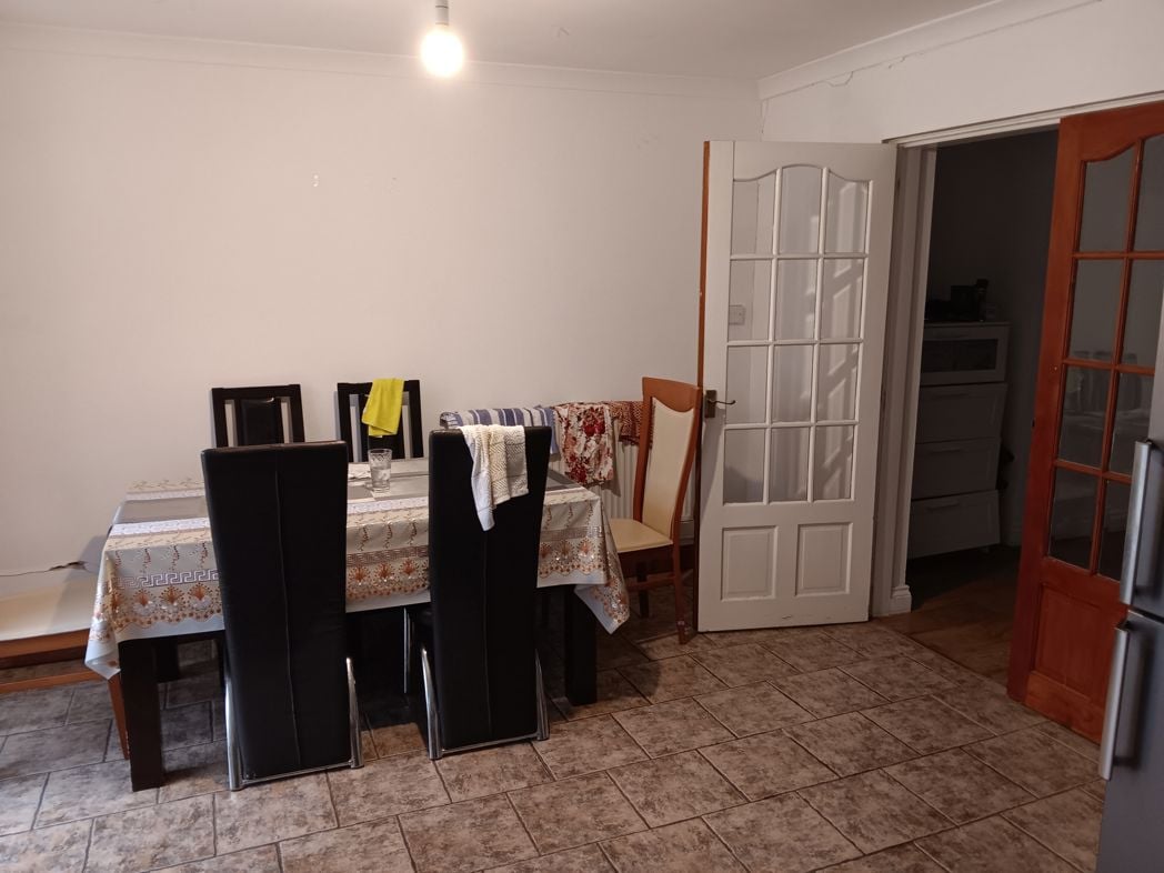 121, Leicester, Leicestershire, LE4 9EL