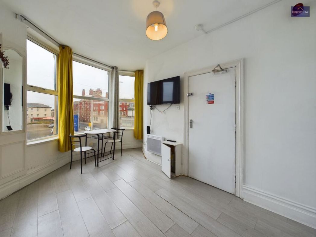 Property image 1 of 3