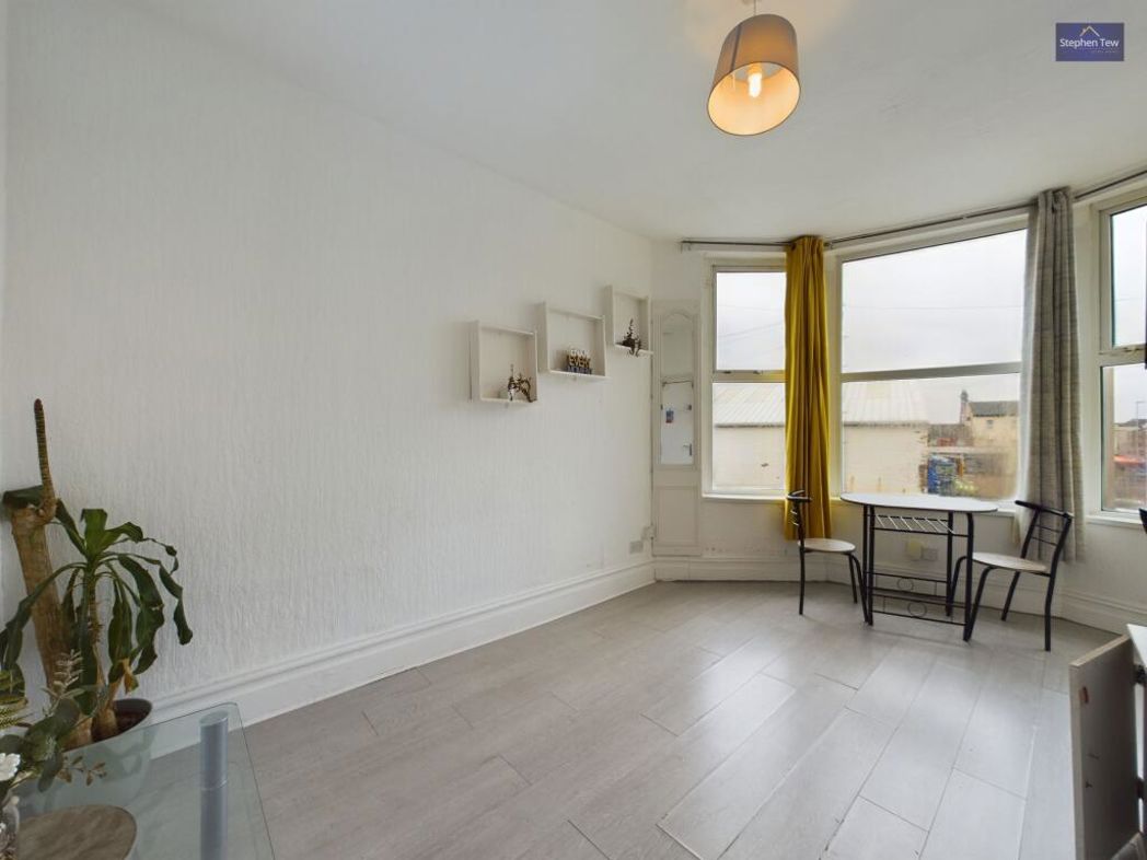 Property image 2 of 3