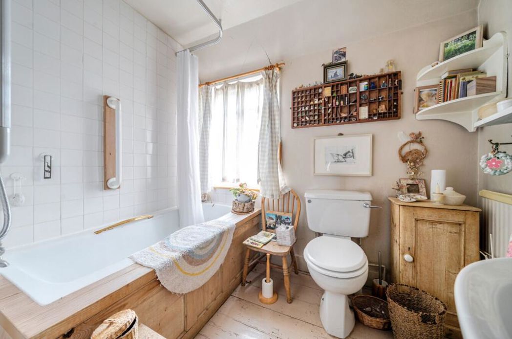 Property image 13 of 17