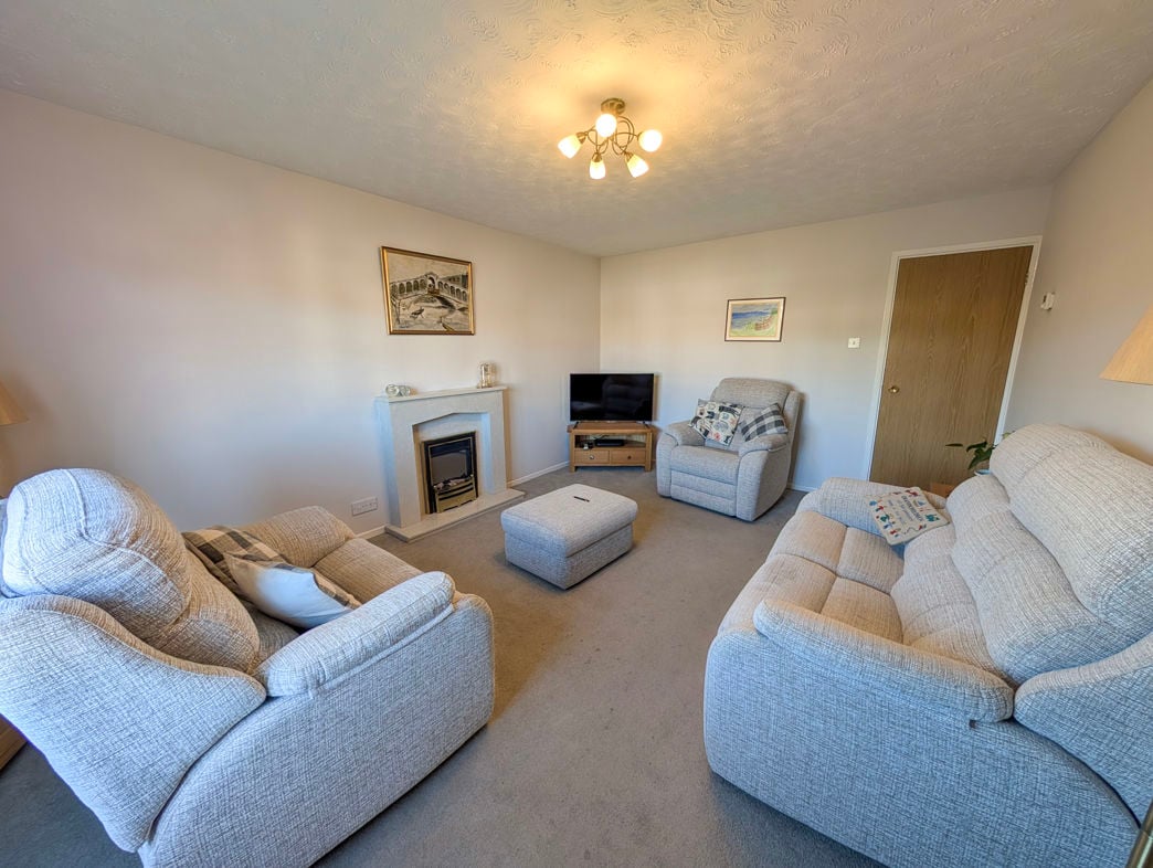 Property image 4 of 13