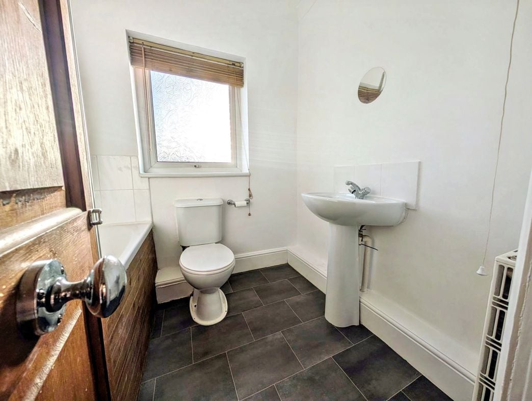 Property image 9 of 16