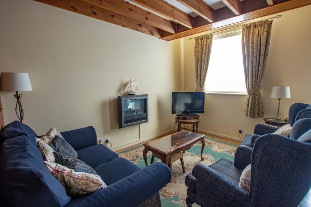 Property image 6 of 18