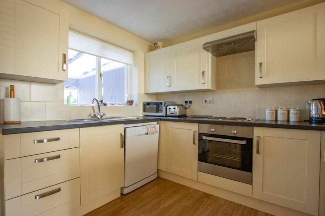 Property image 8 of 18