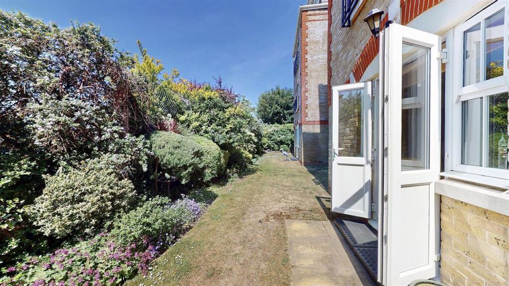 Property image 9 of 13