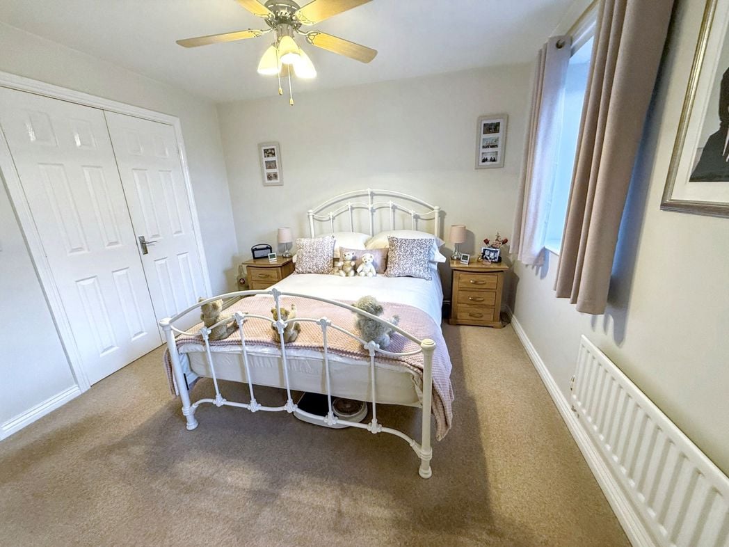 Property image 12 of 23