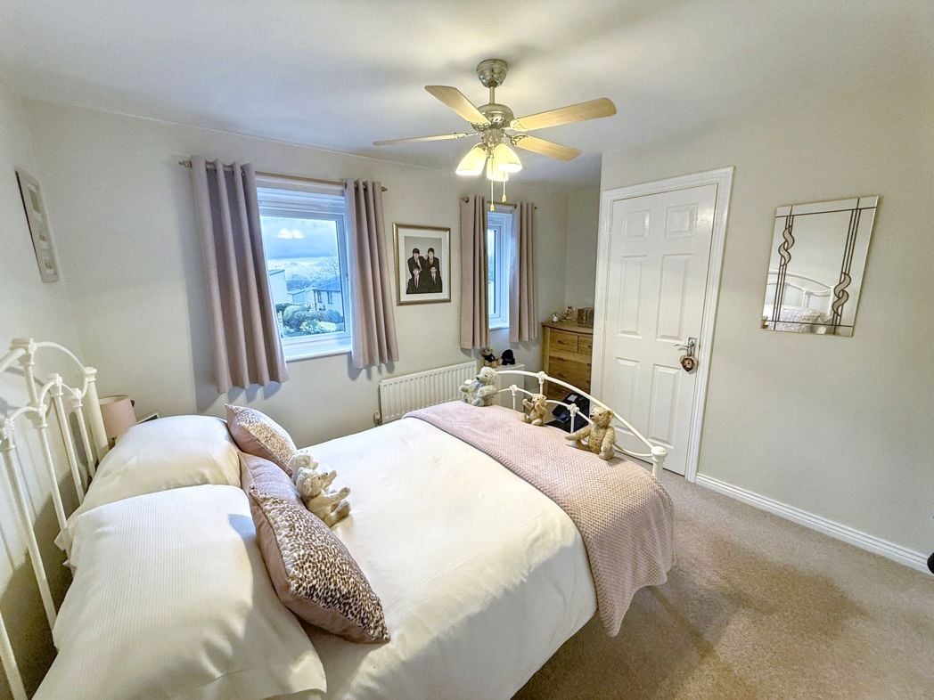 Property image 13 of 23