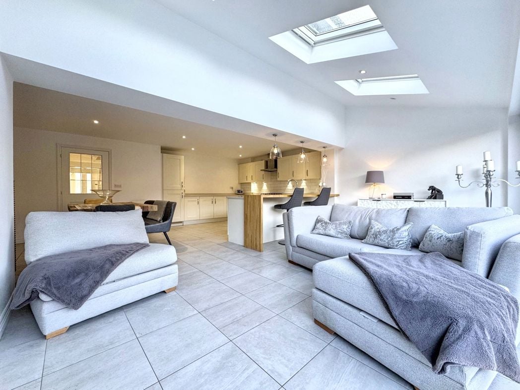 Property image 11 of 31