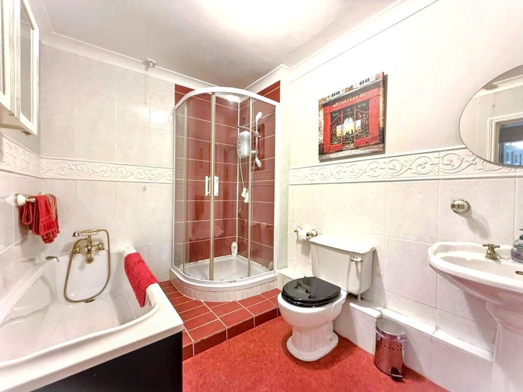Property image 8 of 15
