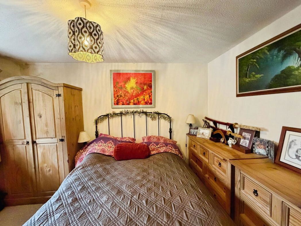 Property image 5 of 11