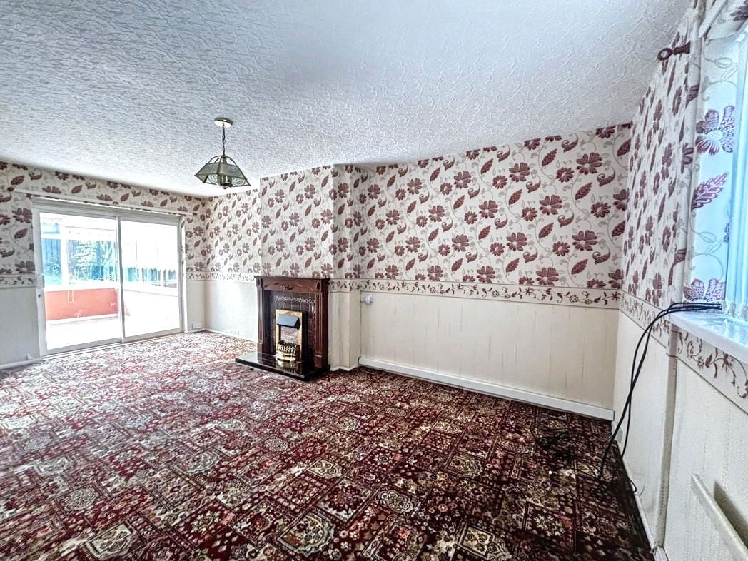Property image 3 of 19
