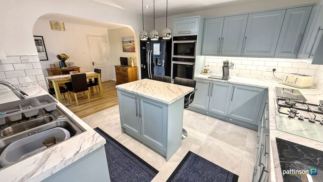 Property image 16 of 37