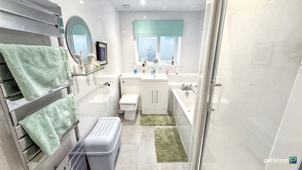 Property image 28 of 37