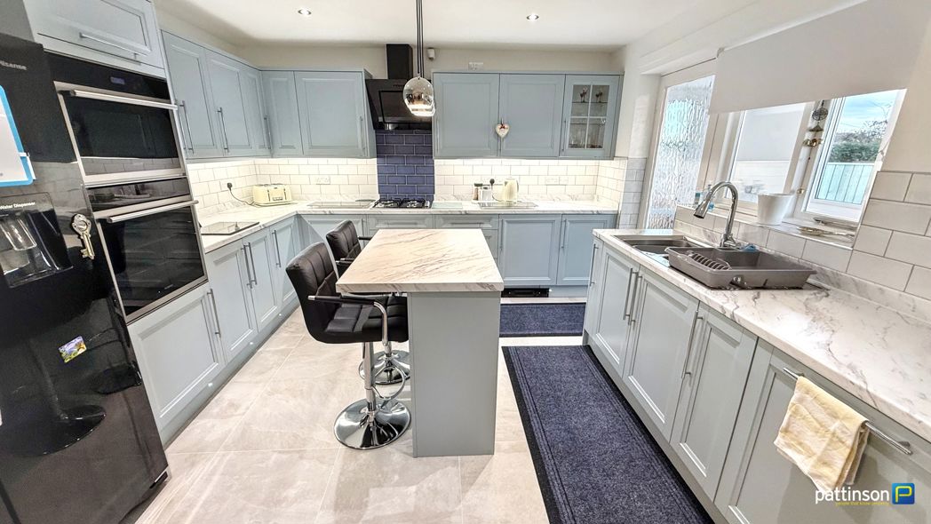 Property image 3 of 37