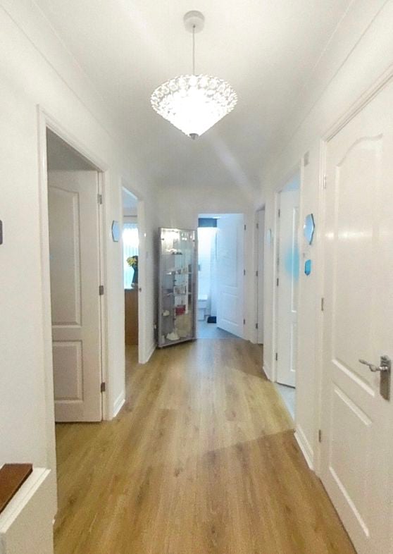 Property image 5 of 37