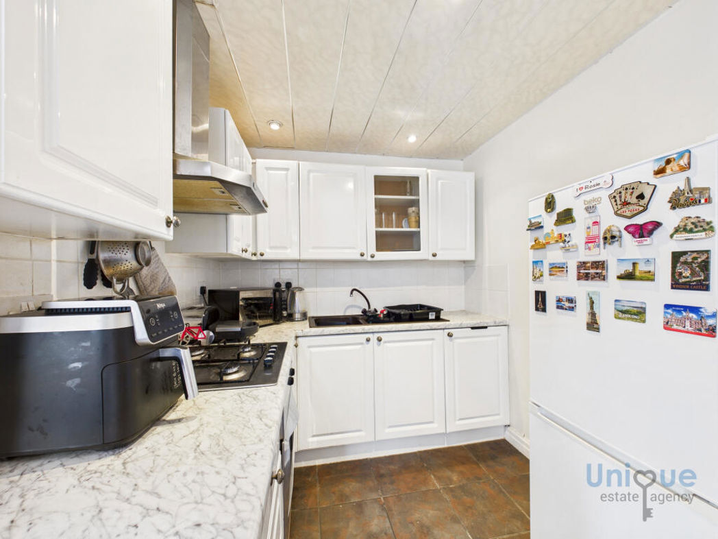 Property image 4 of 7