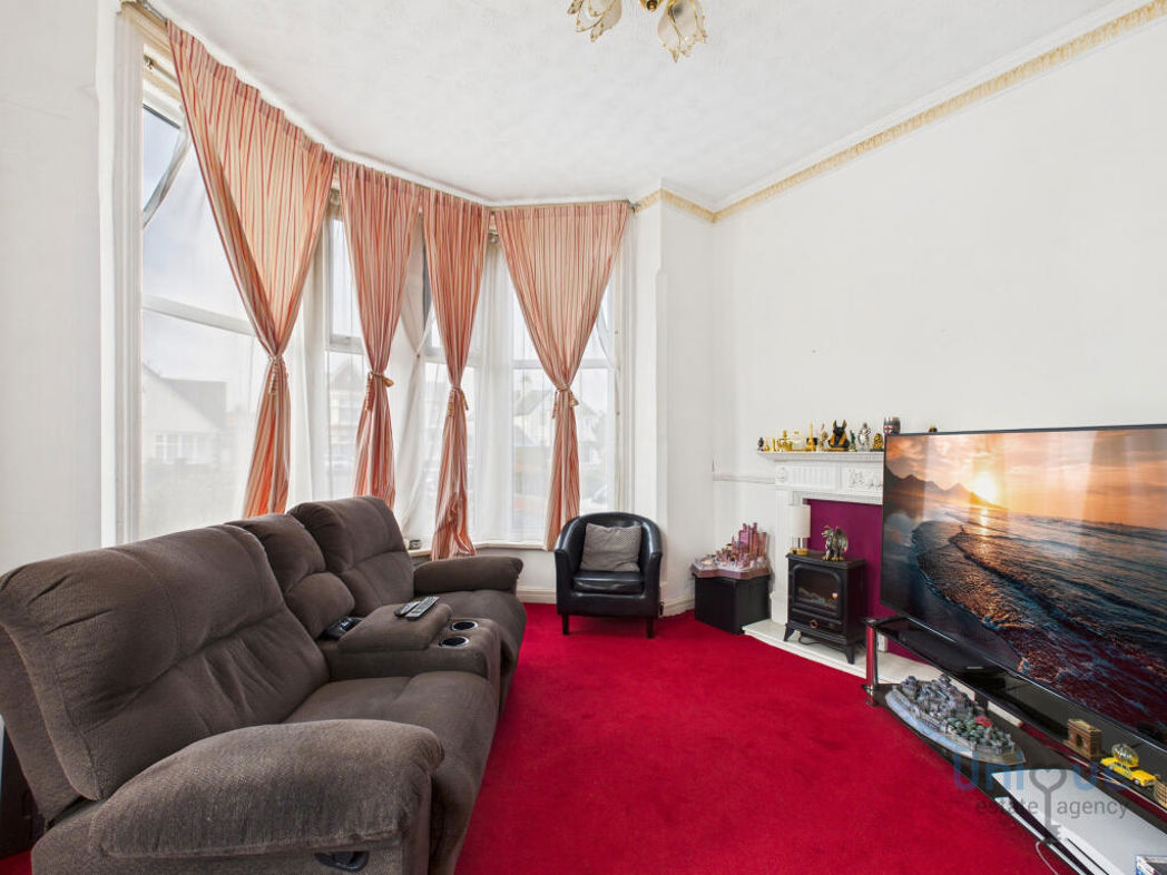 Property image 2 of 7