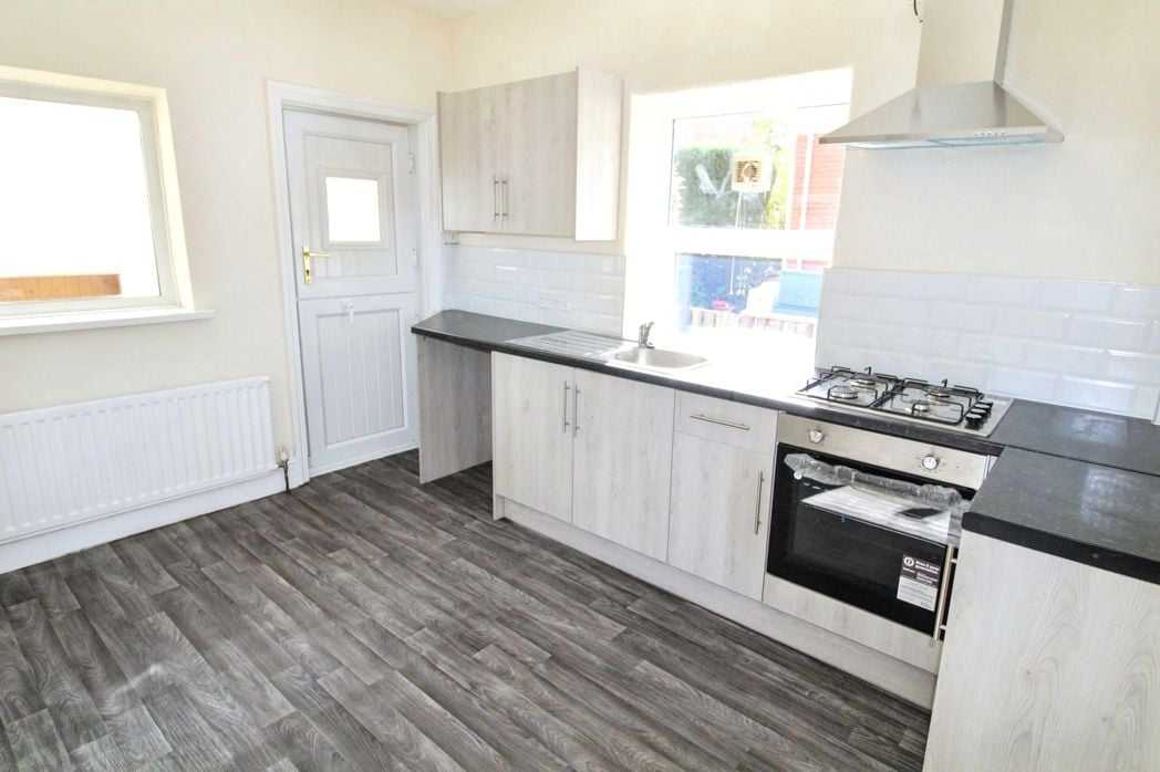 Property image 2 of 9