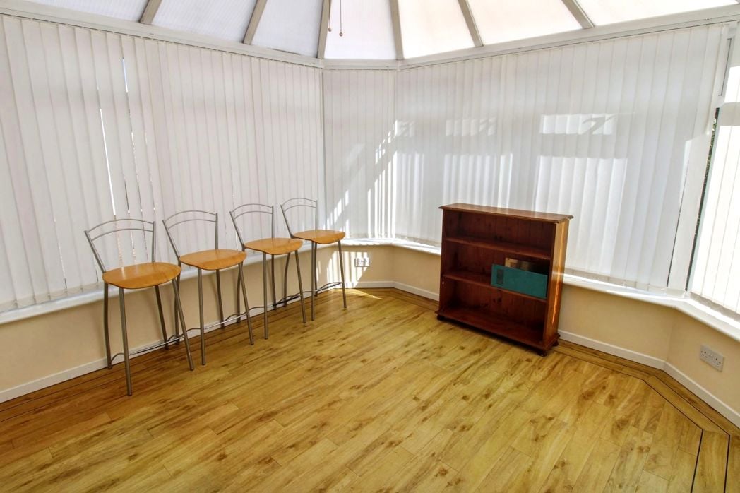 Property image 4 of 9