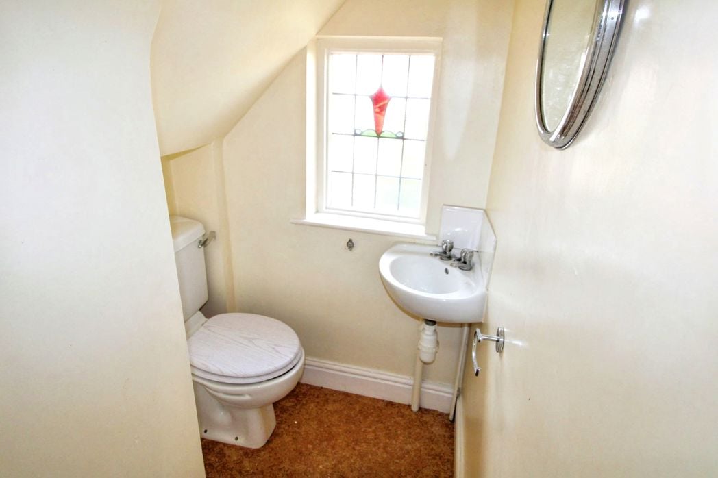 Property image 5 of 9