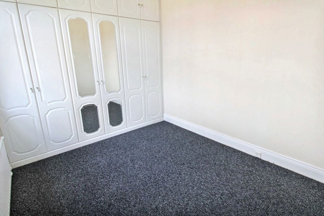 Property image 6 of 9
