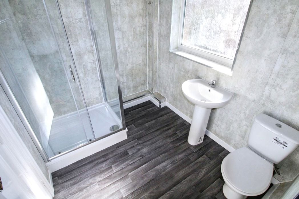 Property image 8 of 9