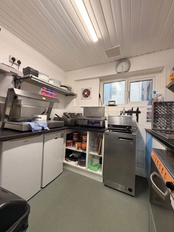 Property image 11 of 14