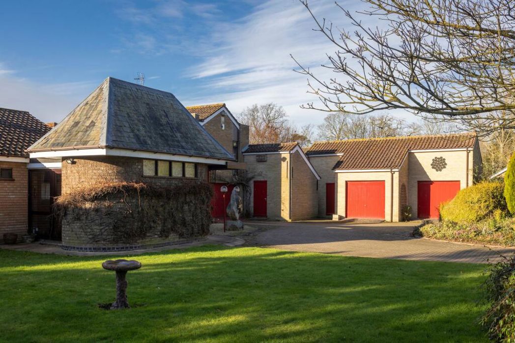 Property image 1 of 32