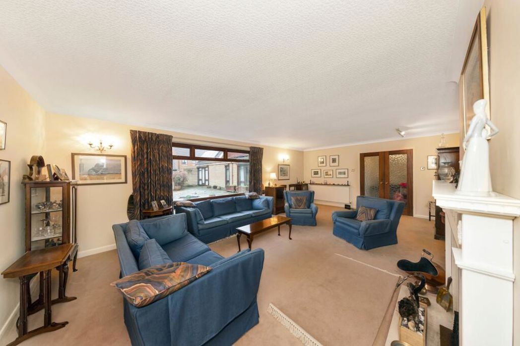 Property image 4 of 32