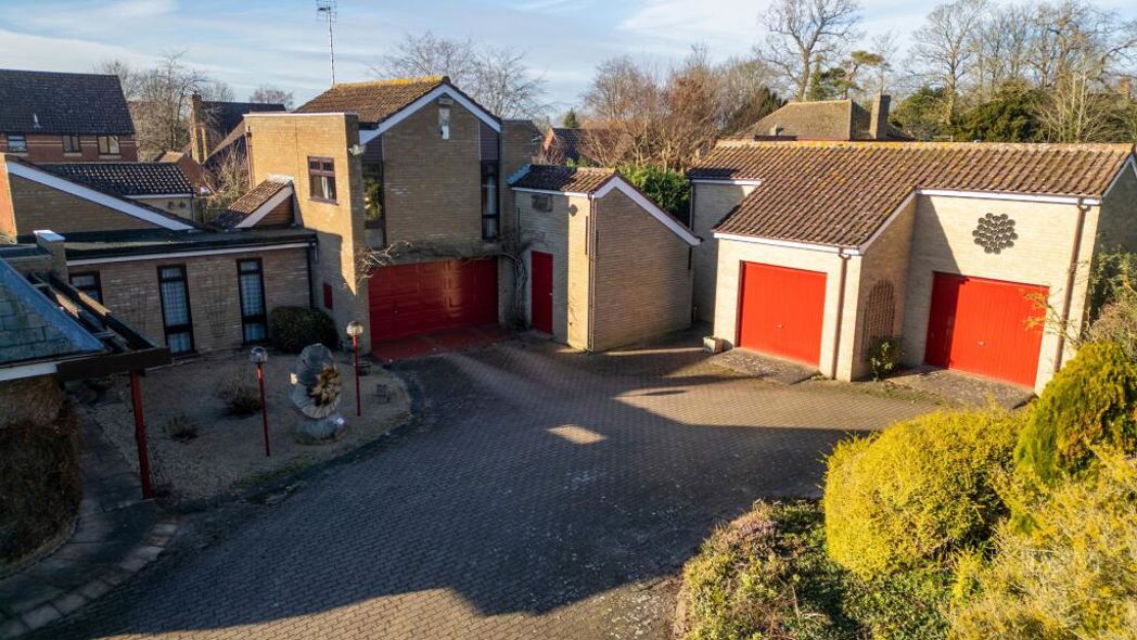 Property image 5 of 32
