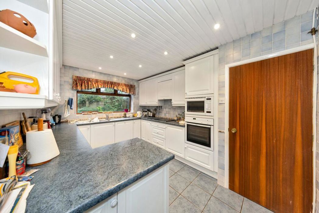 Property image 6 of 32