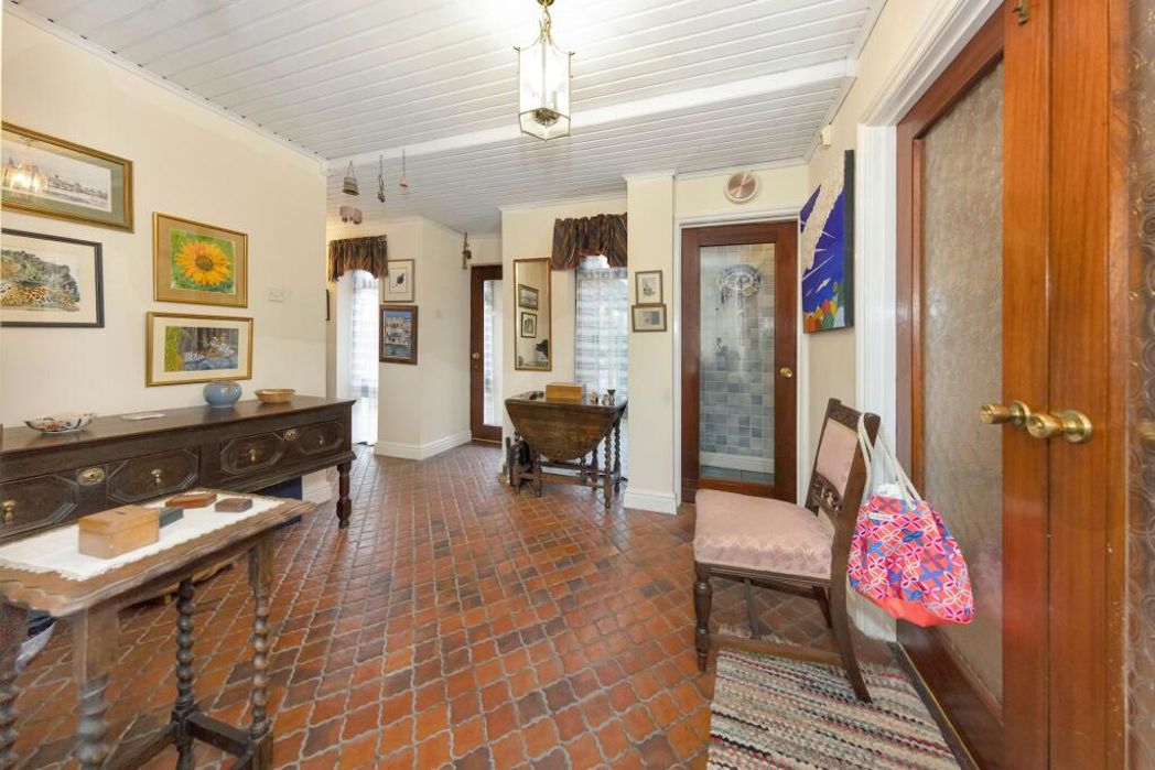 Property image 9 of 32