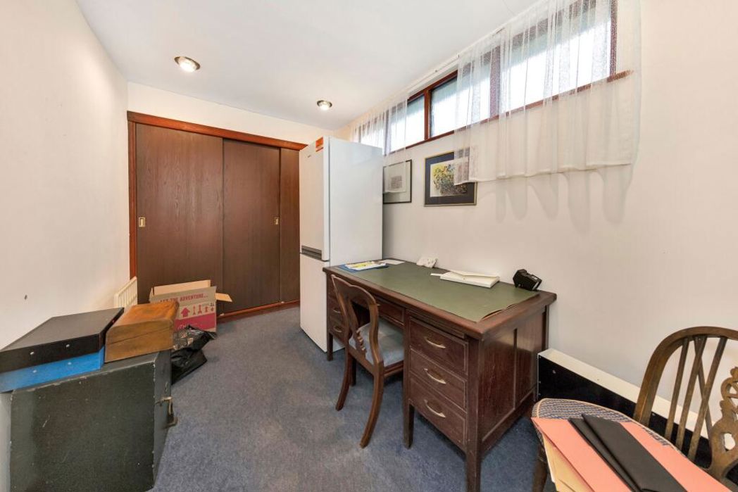 Property image 13 of 32