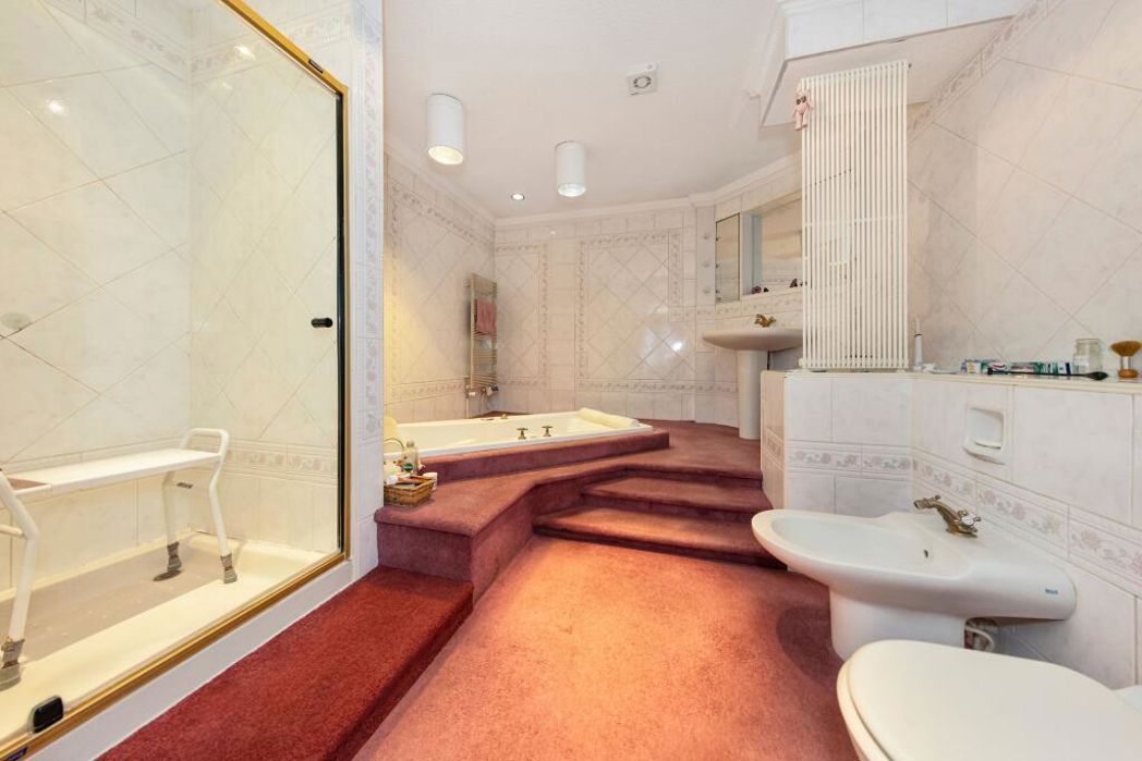 Property image 20 of 32