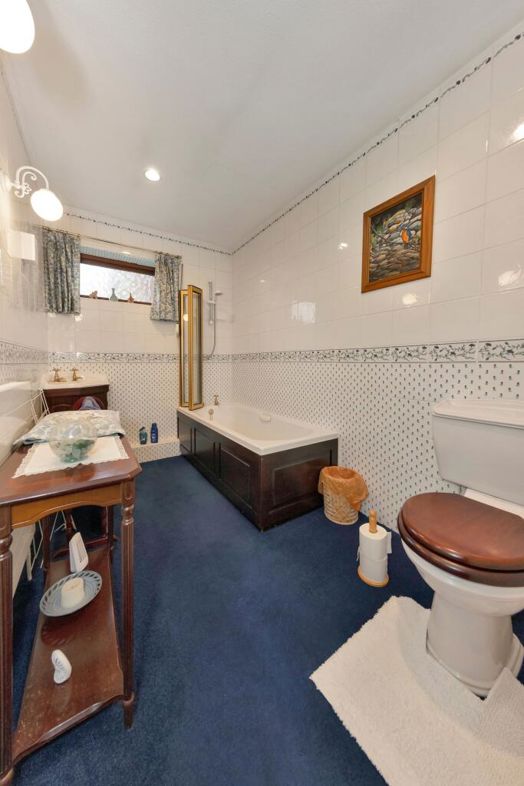 Property image 21 of 32