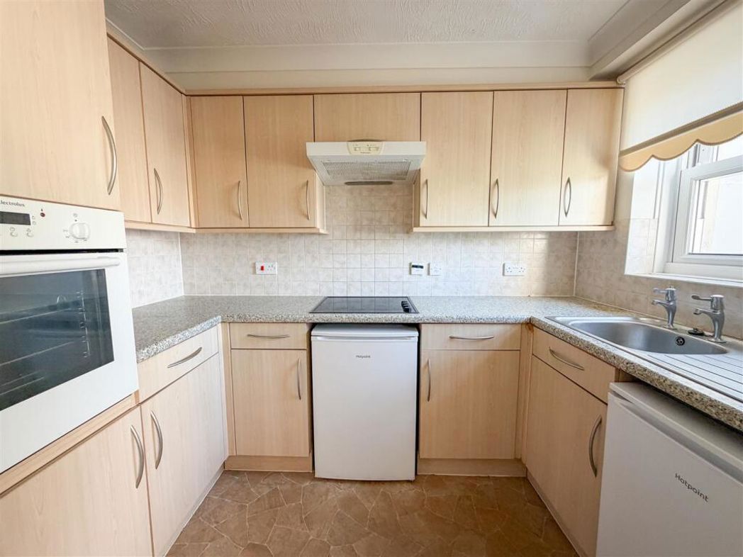 Property image 3 of 16