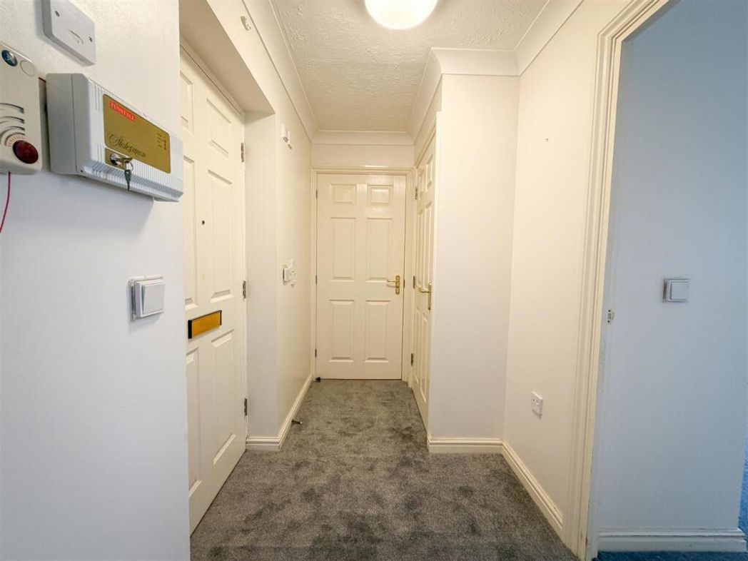 Property image 5 of 16