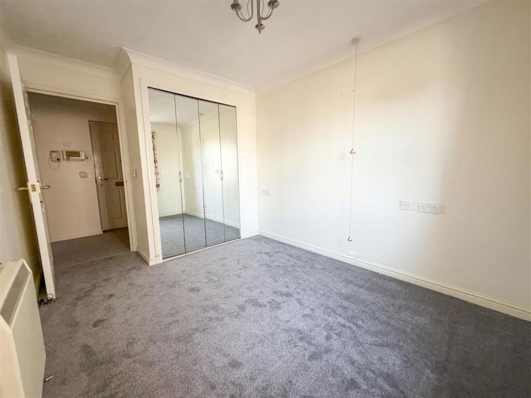 Property image 7 of 16