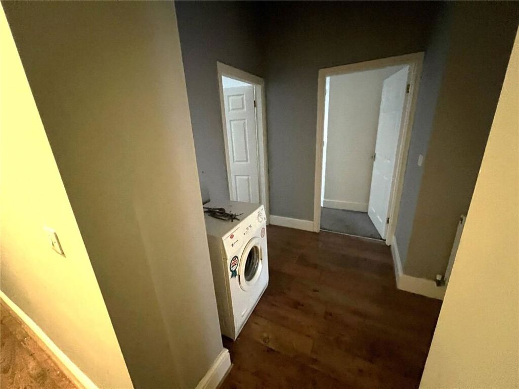 Property image 11 of 13