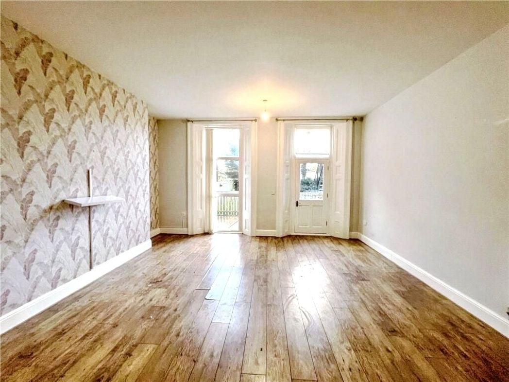 Property image 2 of 13