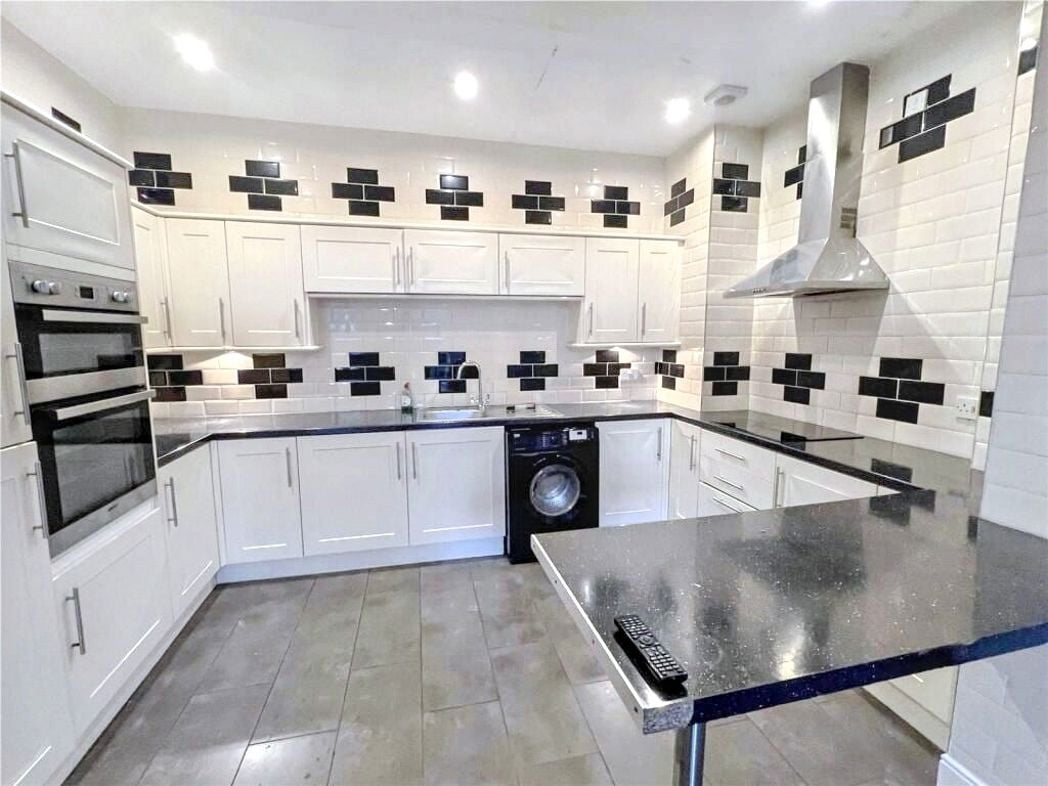 Property image 4 of 13
