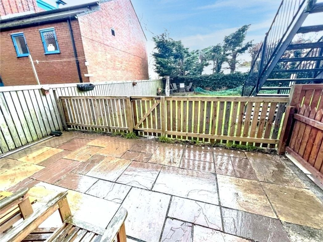 Property image 8 of 13