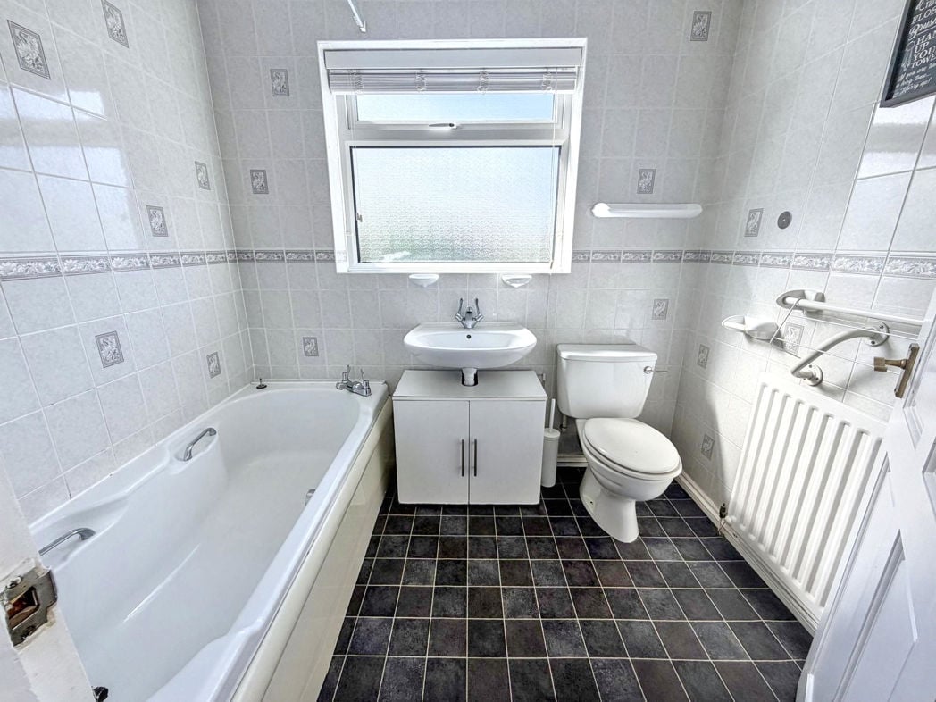 Property image 14 of 17
