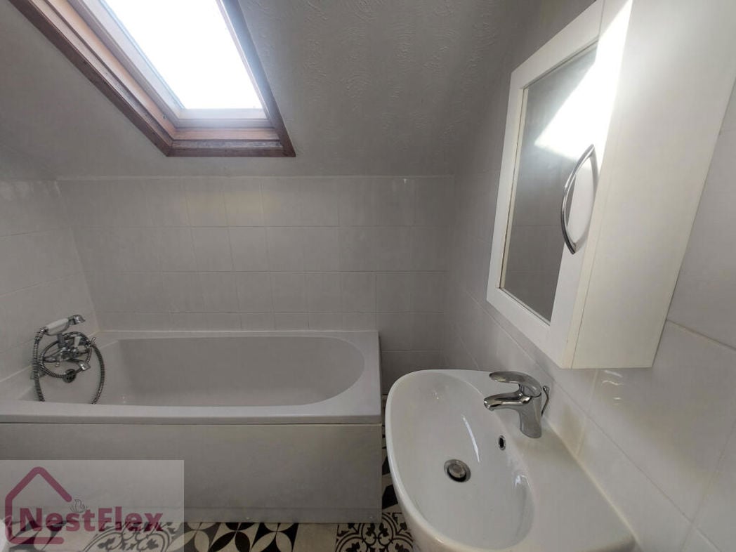 Property image 4 of 8