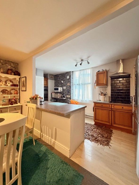 111, Blackpool, Lancashire, FY1 3BP