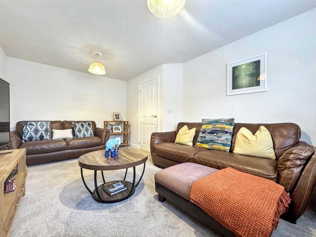 Property image 6 of 25